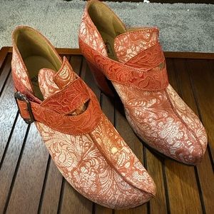 Fluevog Prepares: Visor, rust, Women’s 8, EUC